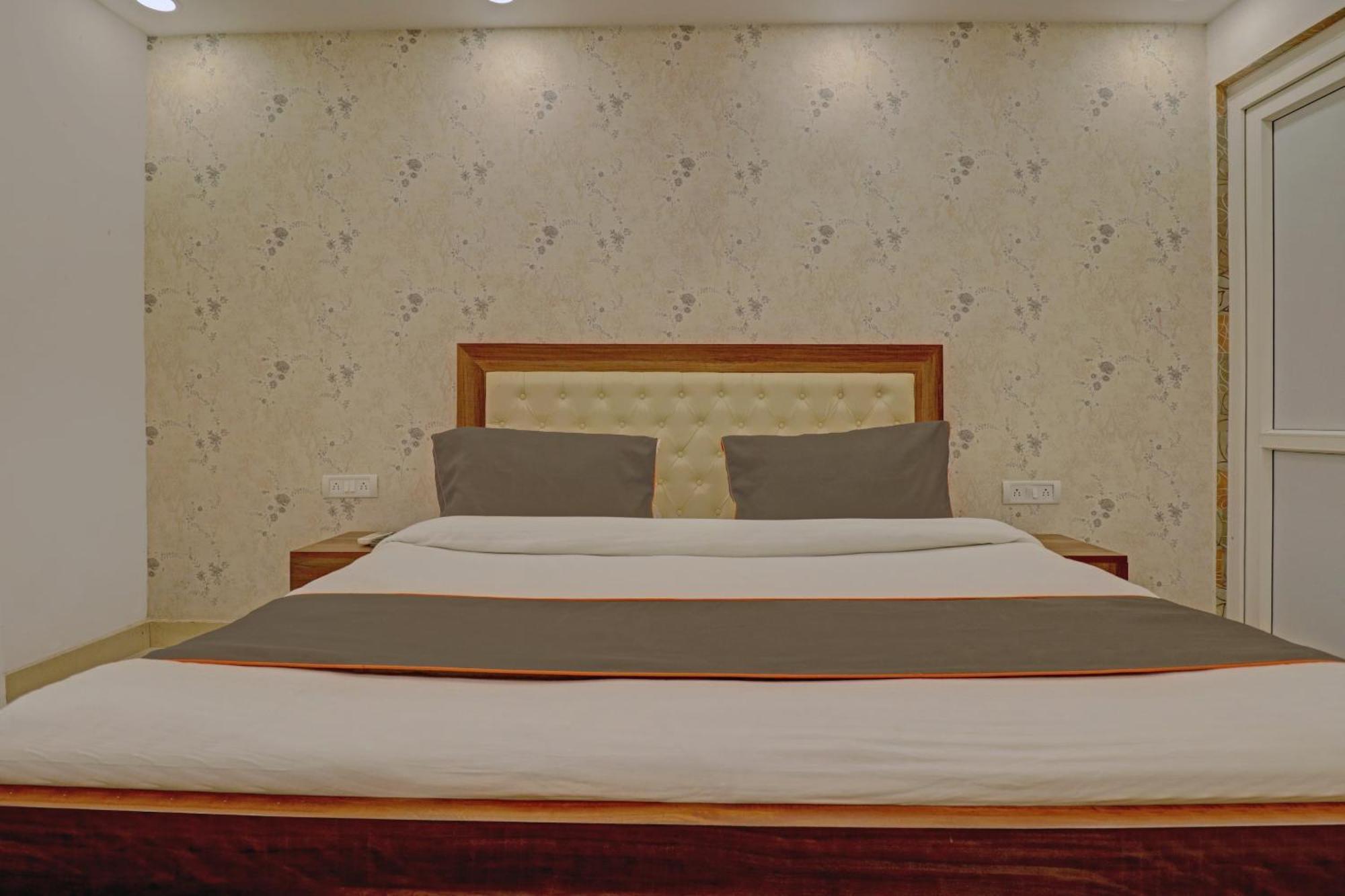 Collection O Spot Light Near Tughlakabad Station Metro Station Hotel Indraprastha Exterior foto